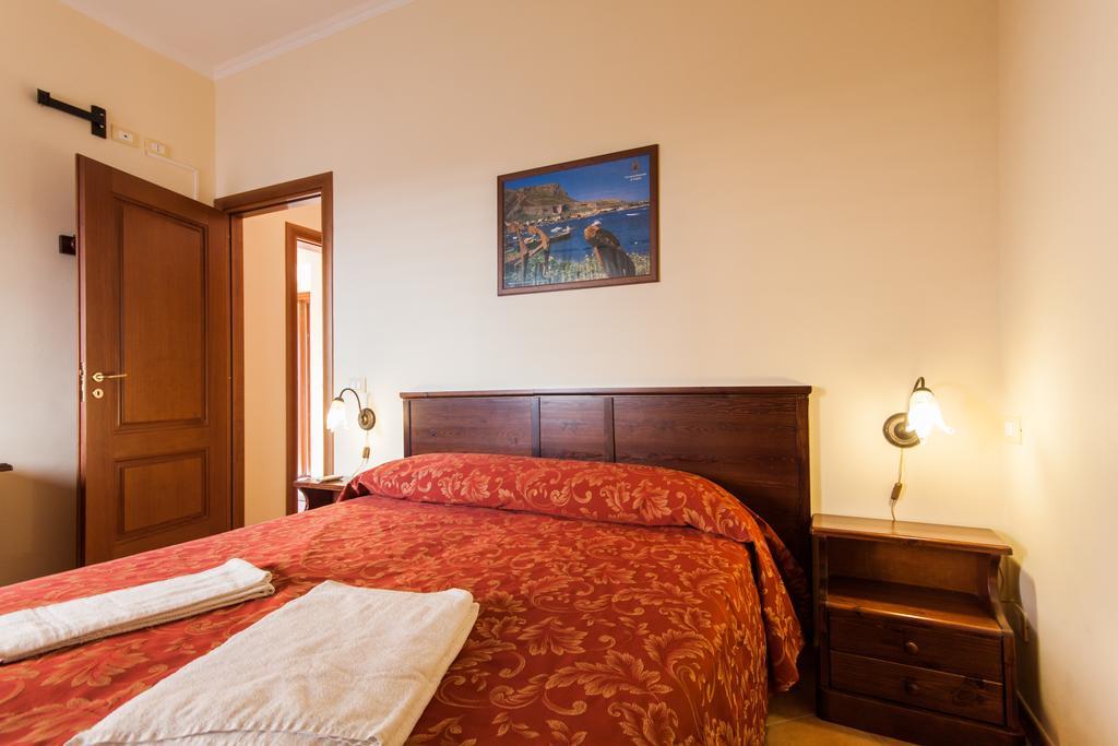 Casa Vacanze S. Marco Valderice Bilik gambar