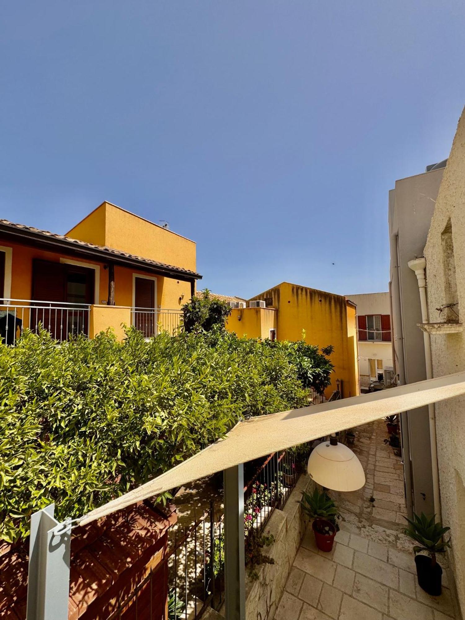 Casa Vacanze S. Marco Valderice Luaran gambar