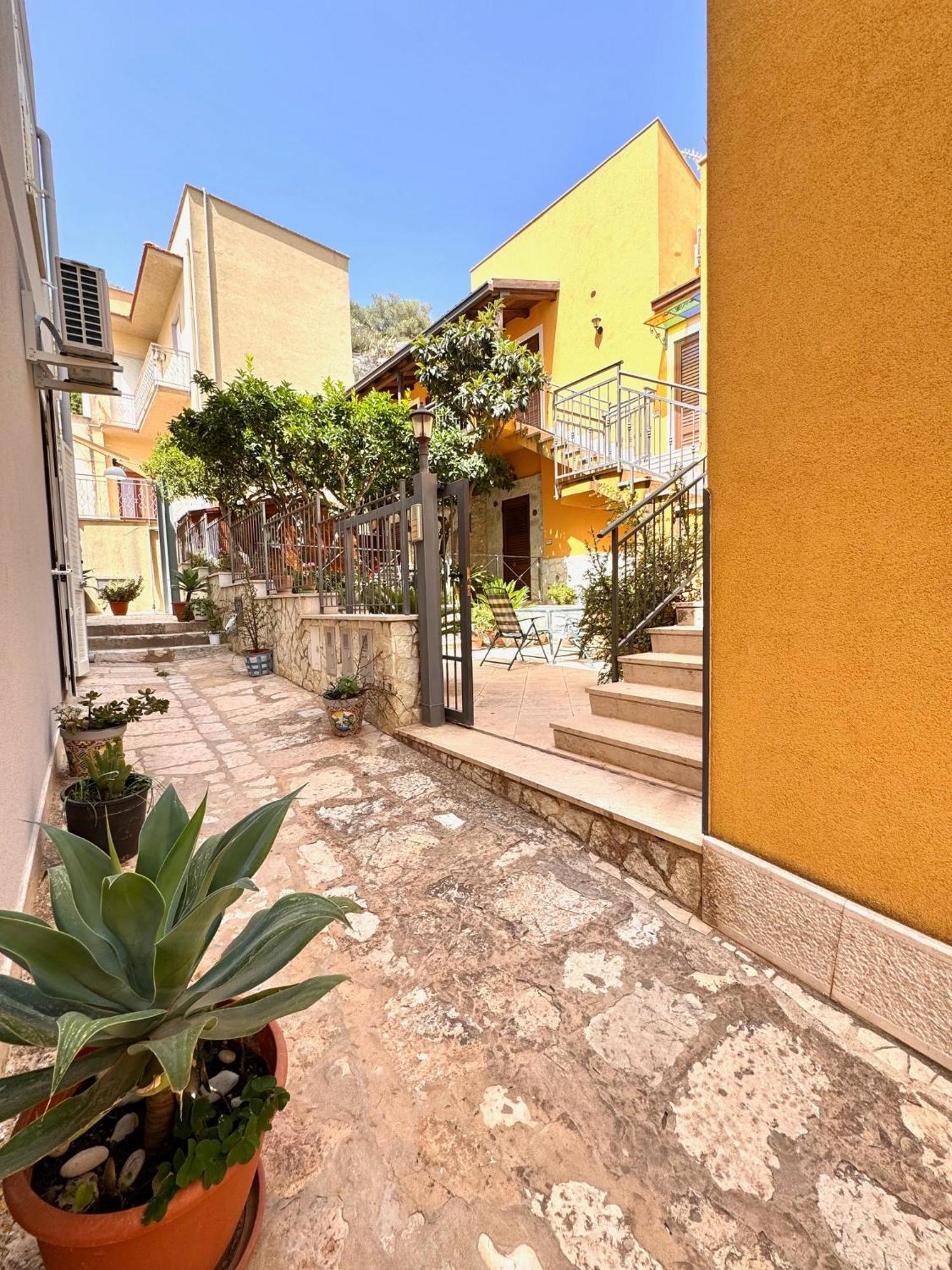 Casa Vacanze S. Marco Valderice Luaran gambar